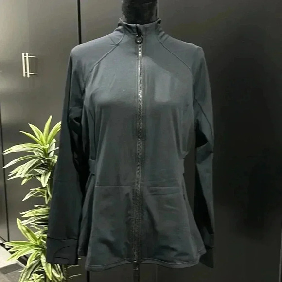 Fabletics Jacket,Hip pockets,thumb holes,hidden mesh back w/media pocket - Picture 3 of 15